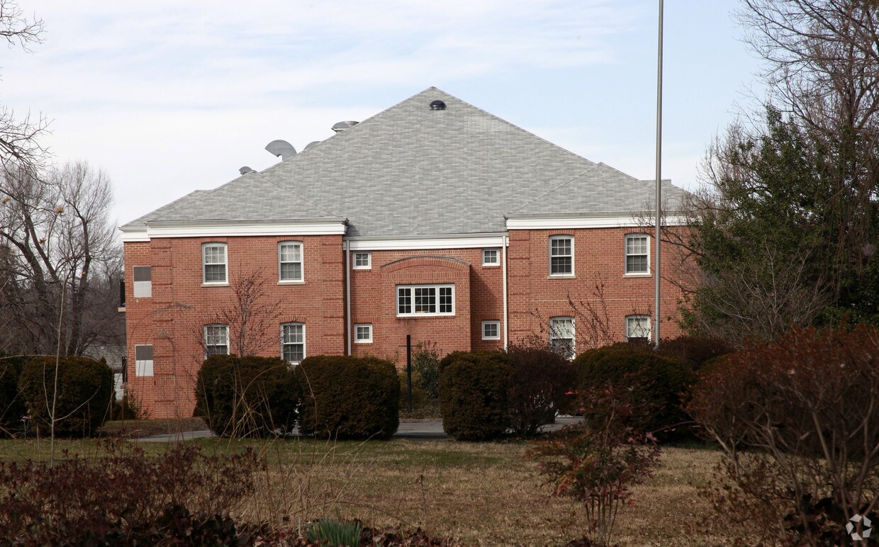 Building Photo - The Lewinsville Retirement Residences