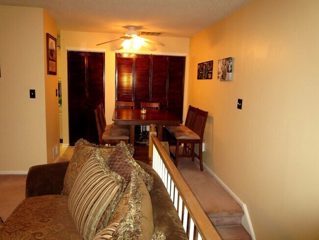 Foto del edificio - 75 Heritage Ct