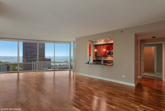 Building Photo - 505 N McClurg Ct