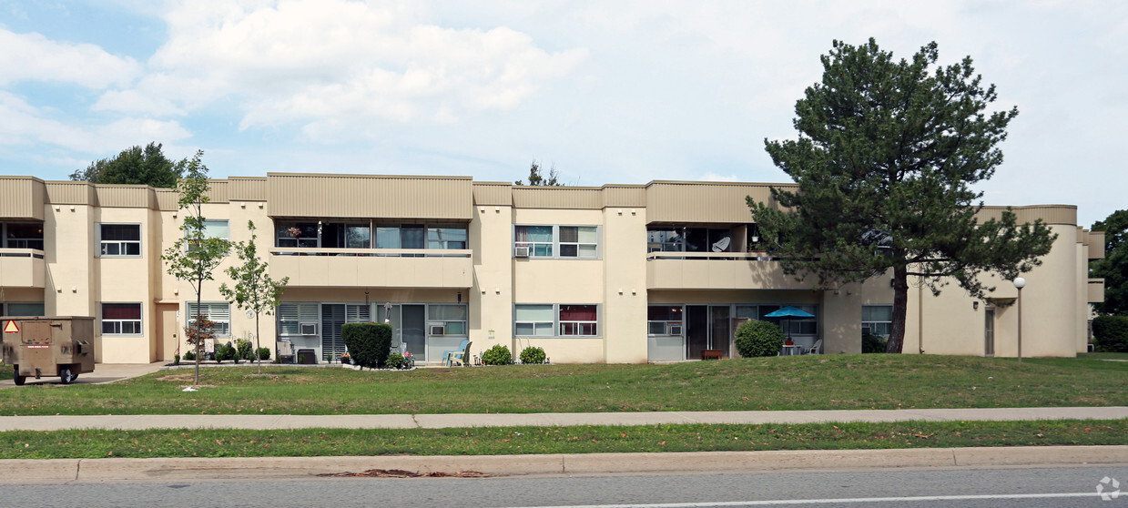 Photo du bâtiment - Kensworth Acres