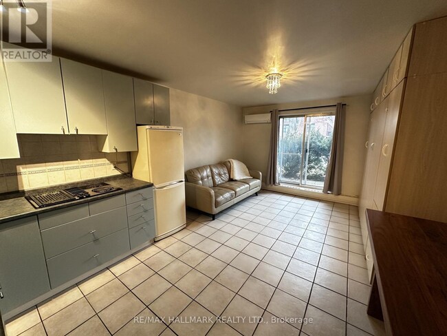 Building Photo - 123 Woodbine Ave