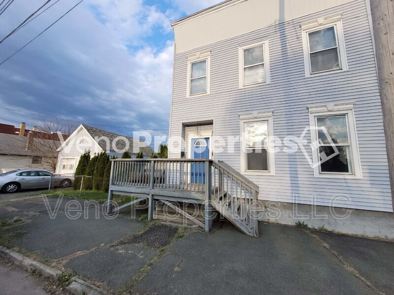 1850 8th Ave Unit 1, Watervliet, NY 12189 Condo for Rent in