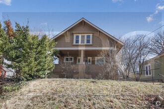 Building Photo - 573 S Crescent Ave