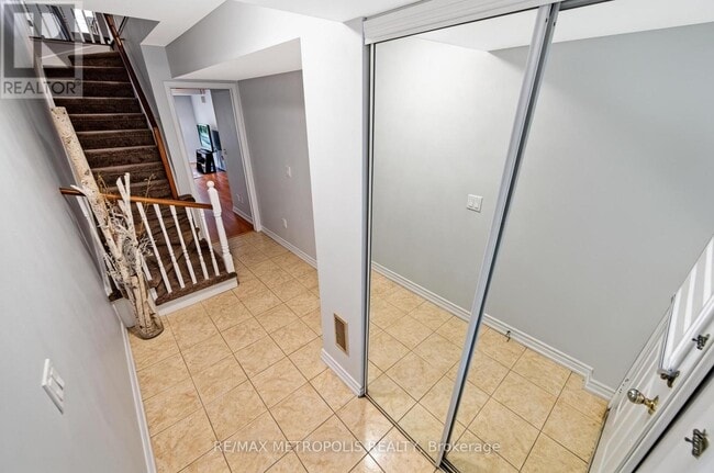 Building Photo - 10 Pat Brooks Terrace