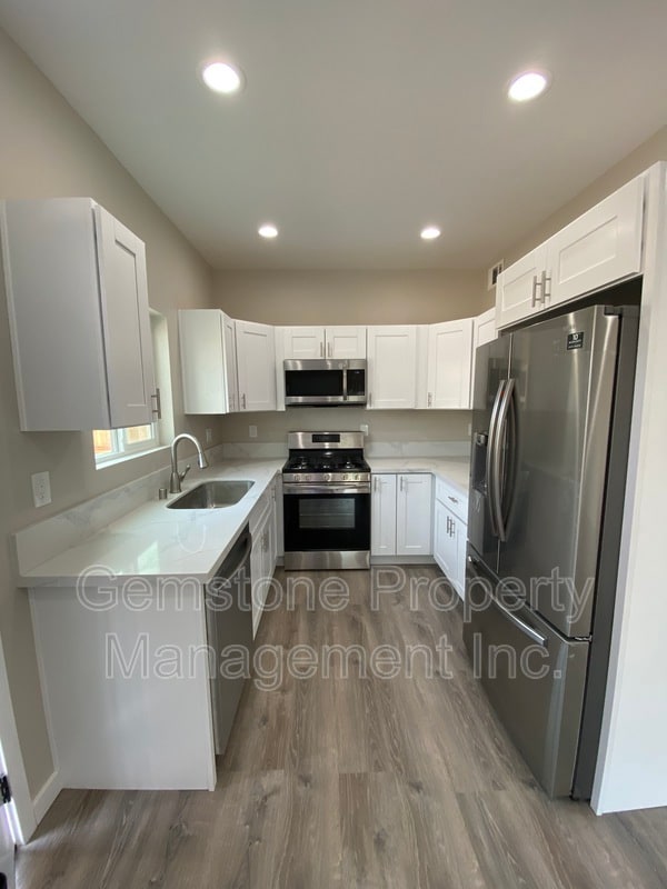 Building Photo - 6251 Adobe Dr