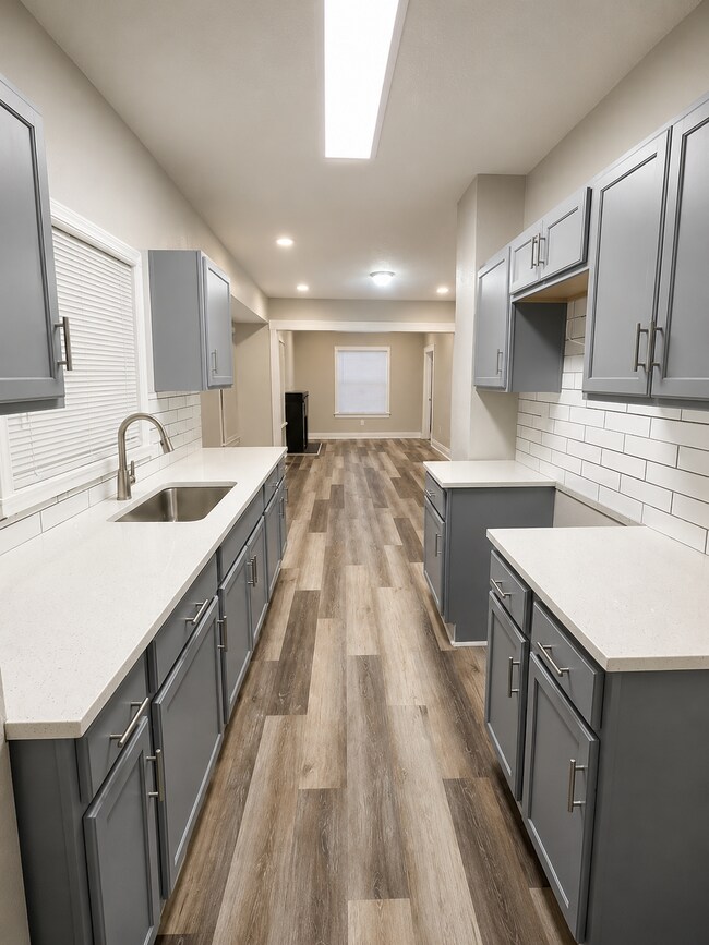 Building Photo - 4119 Forest Ave