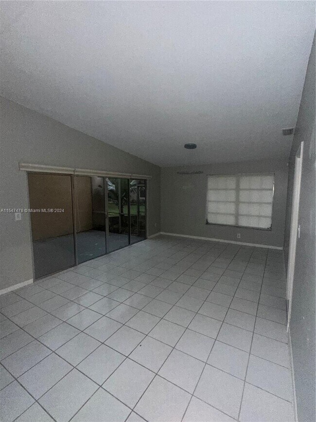 Building Photo - 9300 E Elm Ln