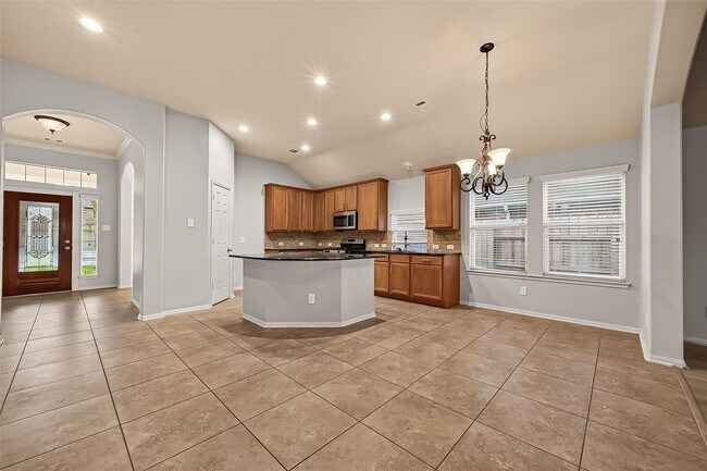 Building Photo - 28207 Chalet Park Dr