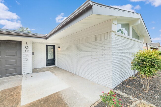 Foto del edificio - 10055 Larston St