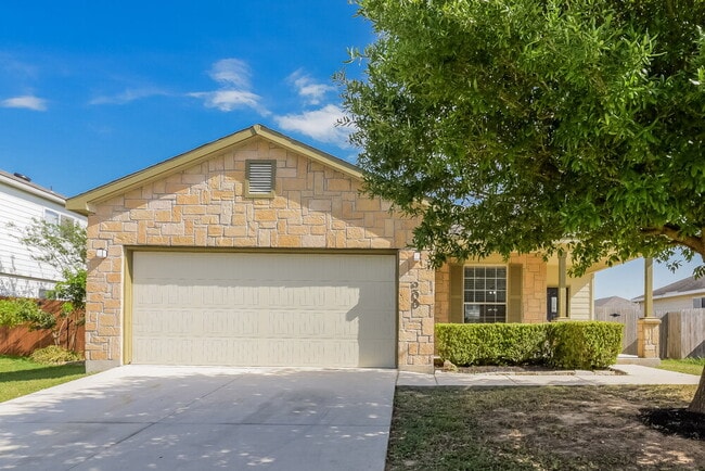 Building Photo - 200 Rustic Acres