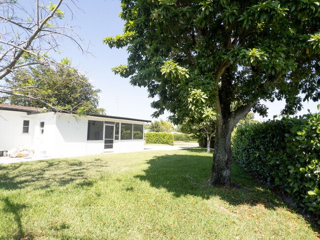 Foto del edificio - 887 W Perry St