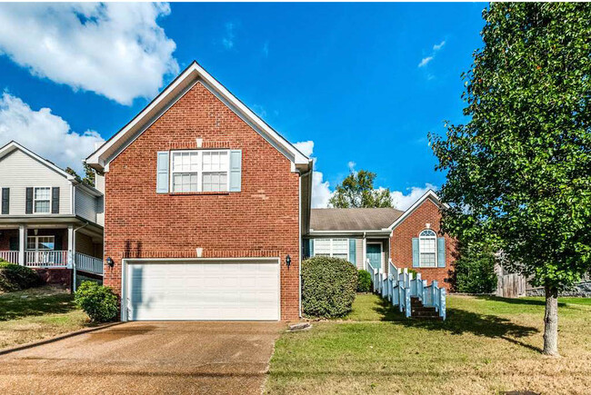 Building Photo - 1640 Bridgecrest Dr