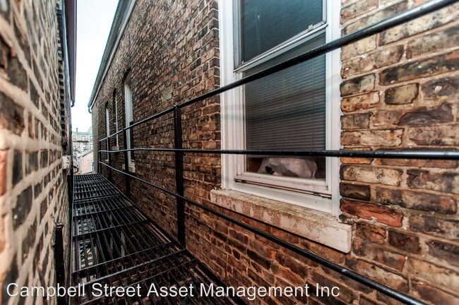 Foto del edificio - 1334 W 18th Pl