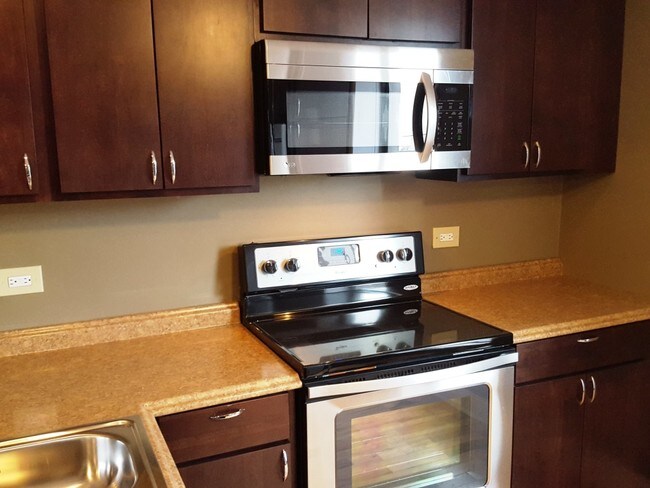 Foto del edificio - 6100 S Dorchester Ave