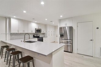 Building Photo - 307 Bonnie Brae Way