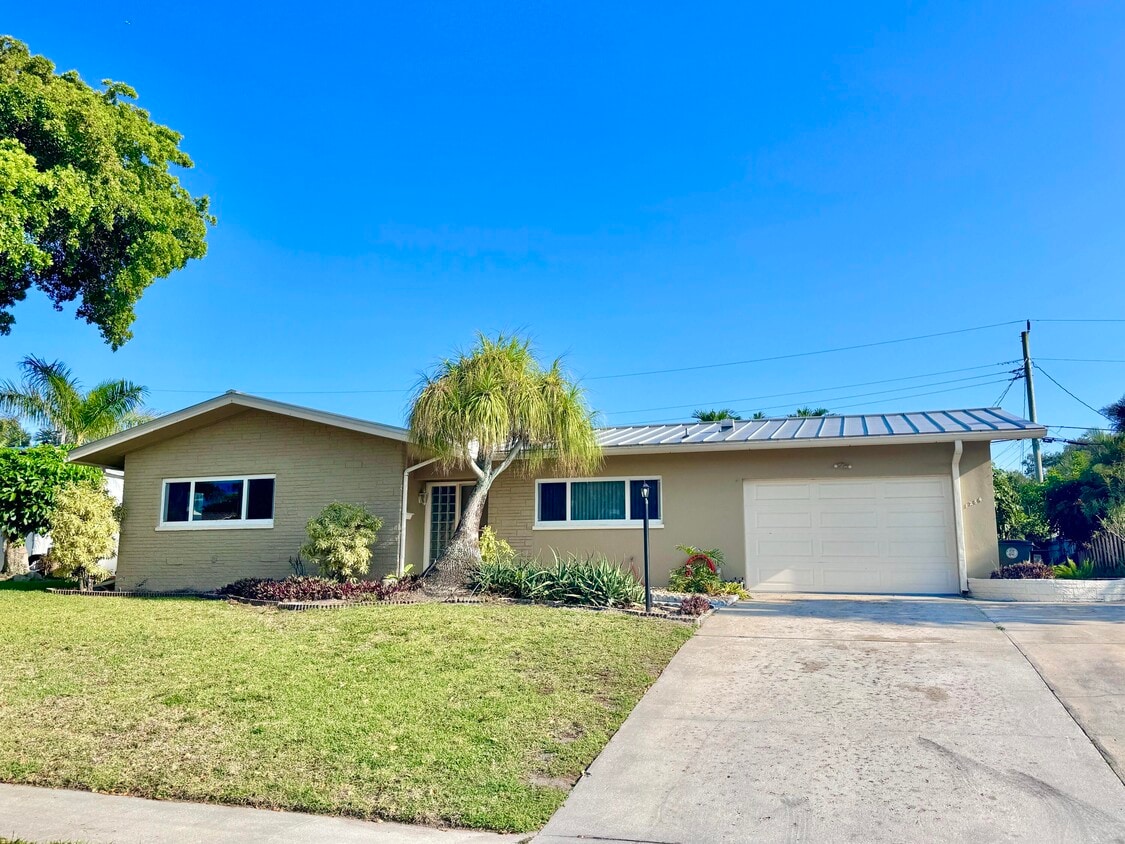 Foto principal - 1284 SW 9th St