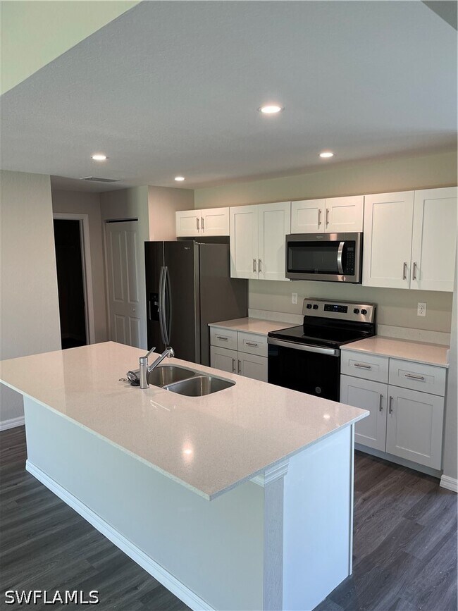 Foto del edificio - 609 NW 25th St