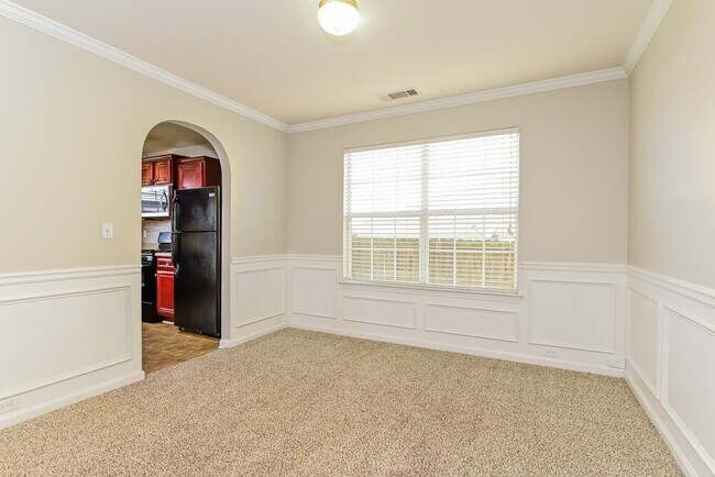 Building Photo - 2413 Cornell Cir