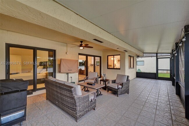 Building Photo - 465 NW 95th Ave