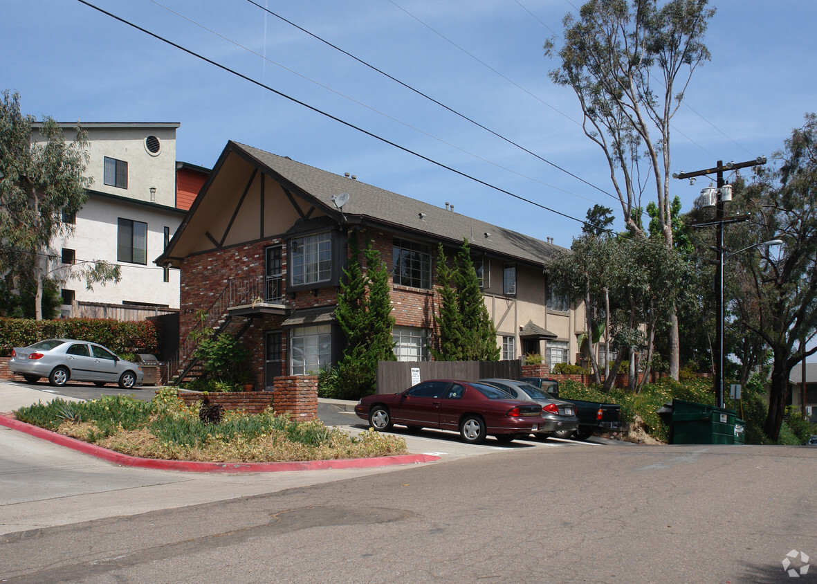 Primary Photo - 530 Arbor Dr