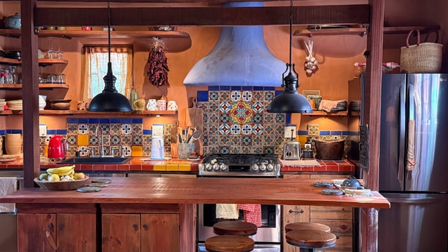 Building Photo - 824 Canyon Rd