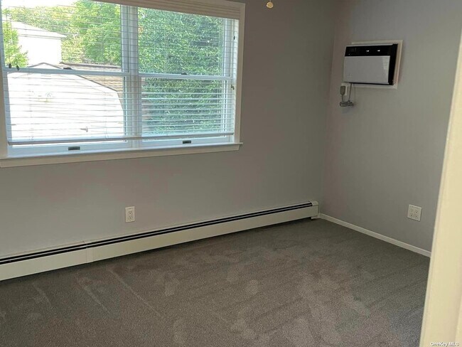 Building Photo - 3 Lovell Ct