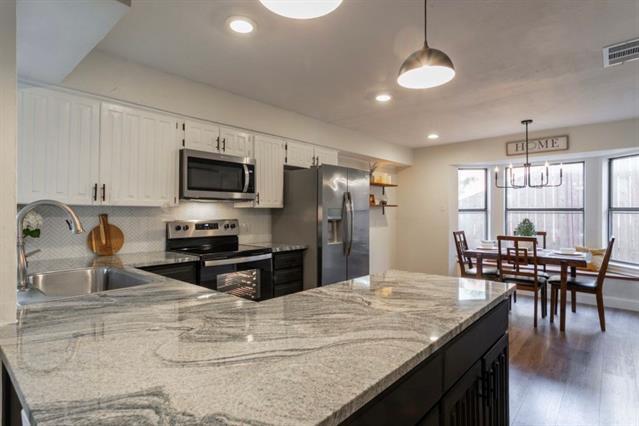 Foto del edificio - 2913 Murphy Dr