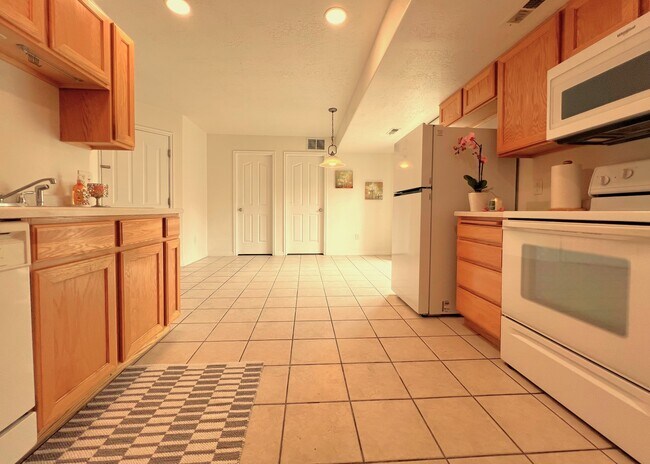 Photo - 352 E Newsome Park Ln Townhome