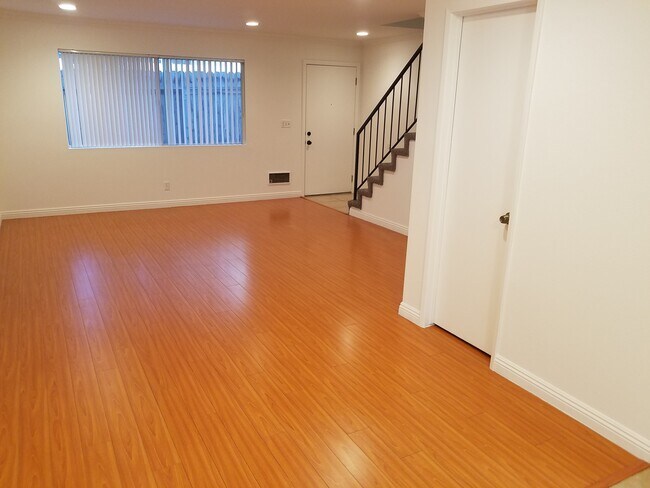 Foto del edificio - 2612 Mathews Ave