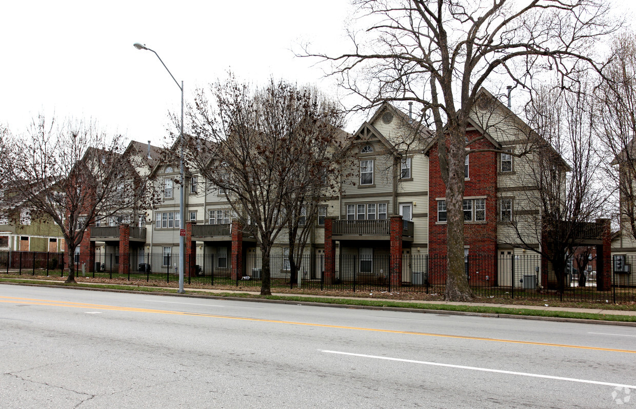 Primary Photo - Squire Park Townhomes