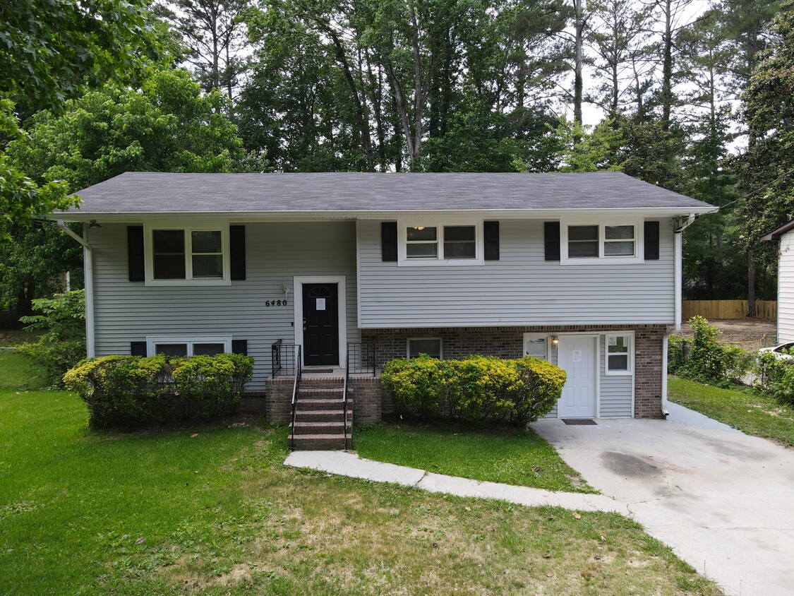 House Main entrance - 6480 Buckhurst Trl