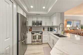 Building Photo - 9103 Vanderbilt Dr