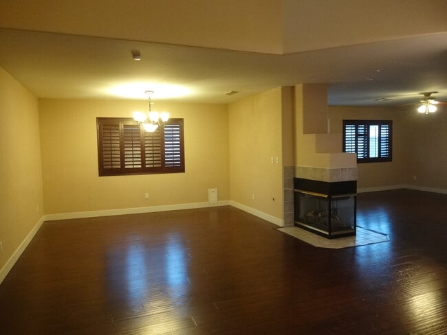 Building Photo - 9516 Forest Lily Ct