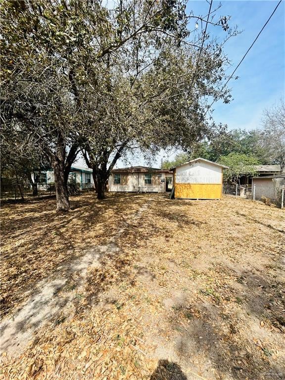 Building Photo - 13 E Fay St