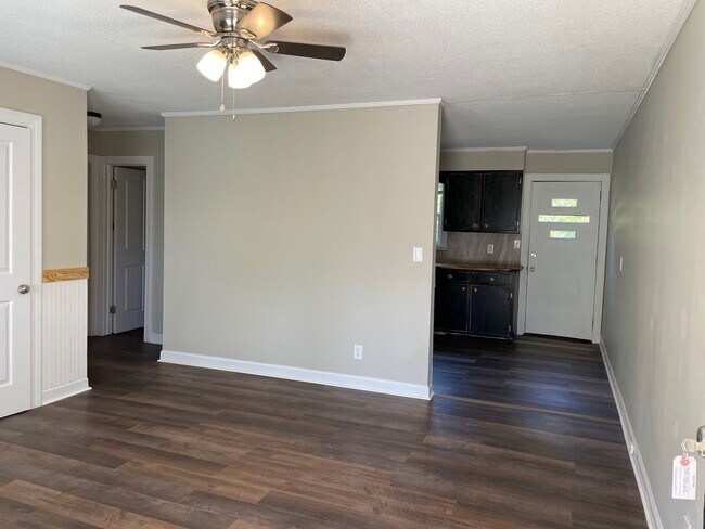 Building Photo - 1297