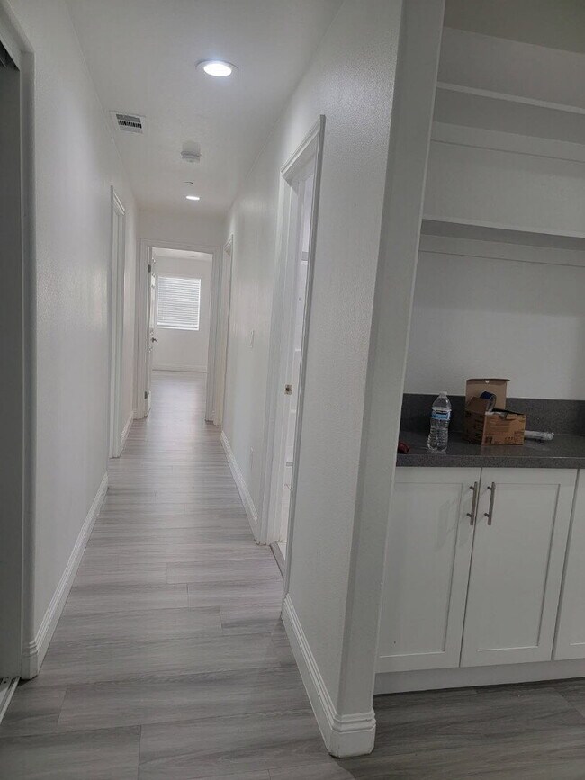 Foto del edificio - Must see - Won't last!  Spacious home with large back yard.