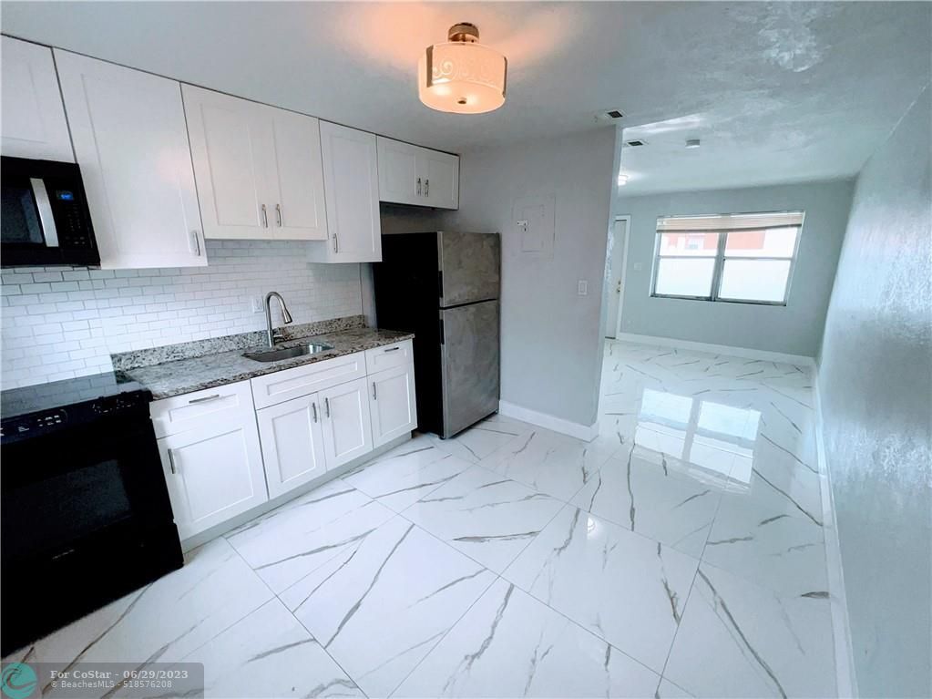 Foto principal - 839 NW 14th Way