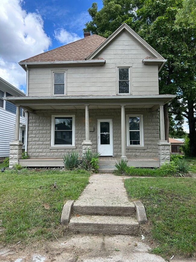 Building Photo - 3-Bedroom, 1-Bathroom Home – RSVP Code Cer...