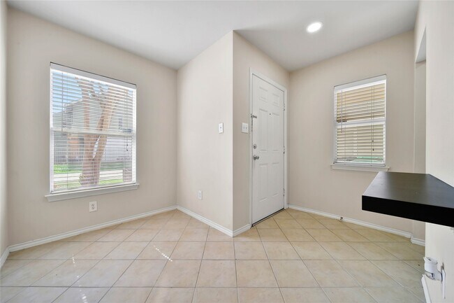 Building Photo - 4408 Eigel St