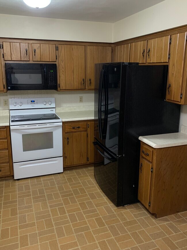 Cocina - vista 1 - 719 N Gammon Rd