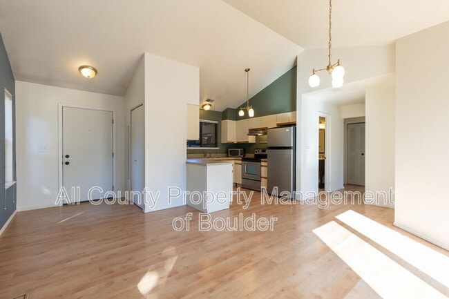 Building Photo - 5550 Stonewall Pl