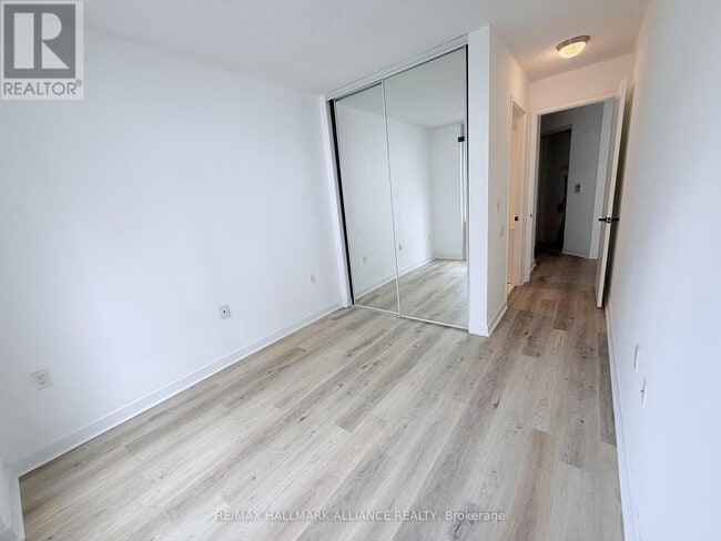 Building Photo - 85 Bloor St E