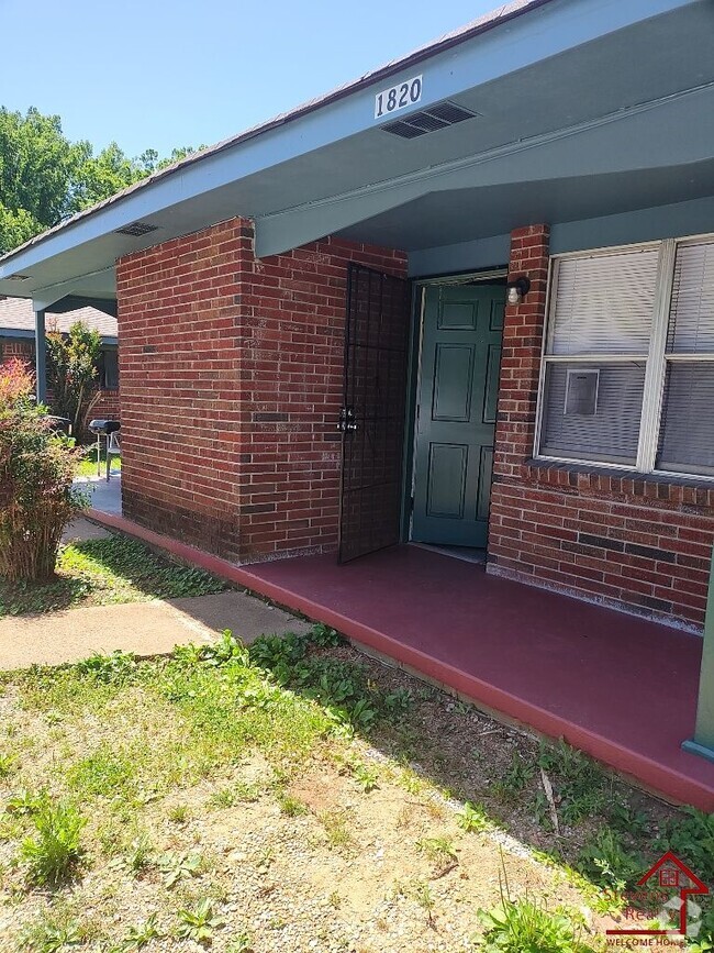 Building Photo - 1820 Olive St
