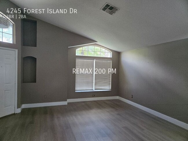 Building Photo - 4245 Forest Island Dr