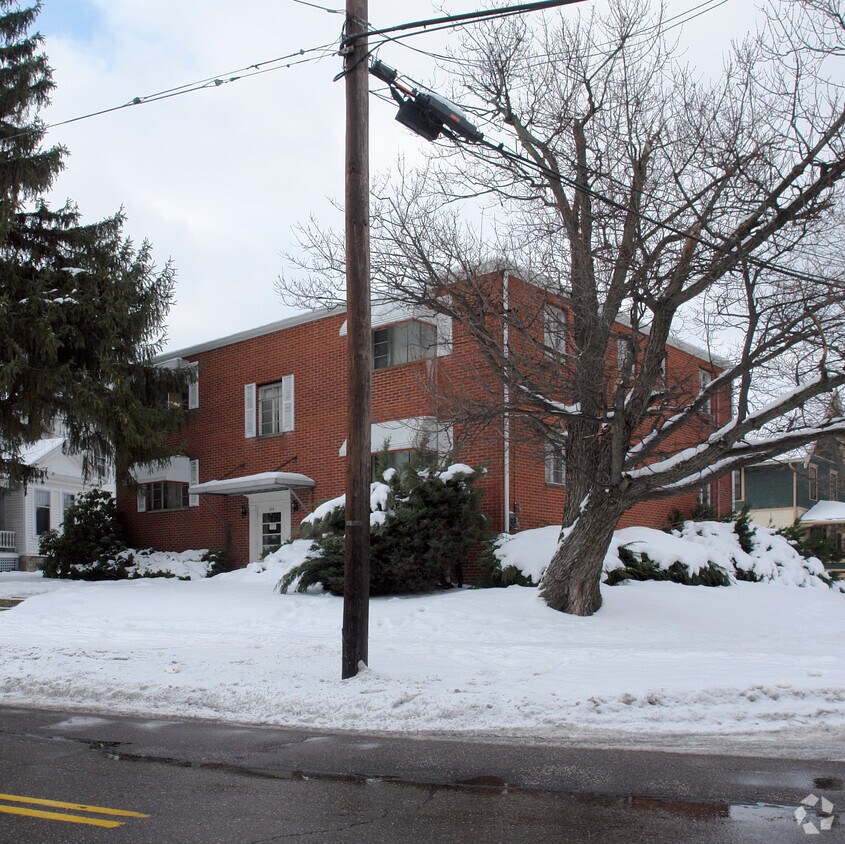 Primary Photo - 160 S Portage Path
