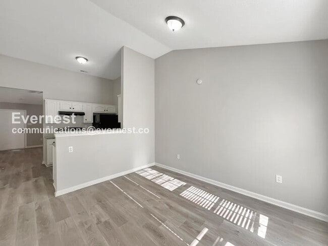 Foto del edificio - 5616 Kaitlyn Dr W