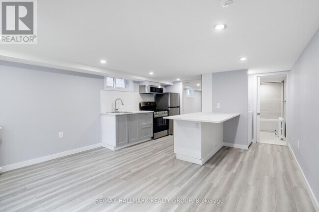 Building Photo - 15 Marier Ave