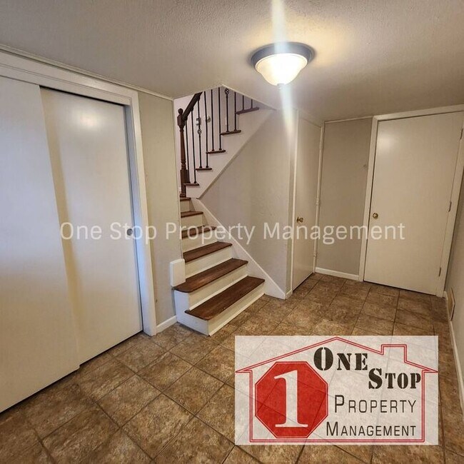 Foto del edificio - Charming 3 bedroom, 2.5 bathroom home with...