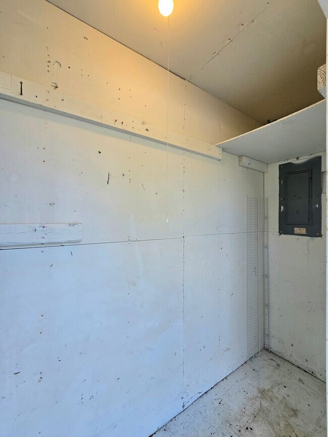 Foto del edificio - 2 Bedroom Unit Available Now in Gold Bar