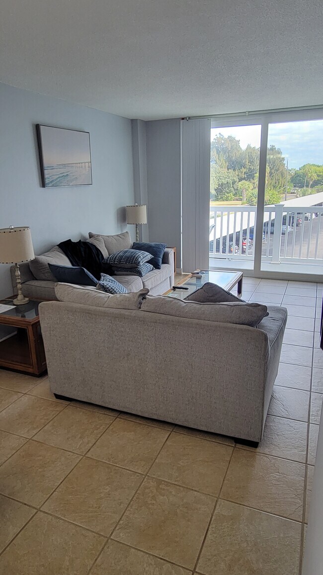 Foto del edificio - 3190 N Atlantic Ave